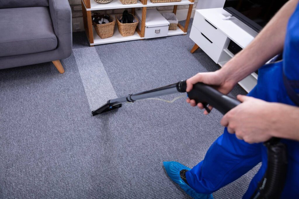 Dry-compound-cleaning