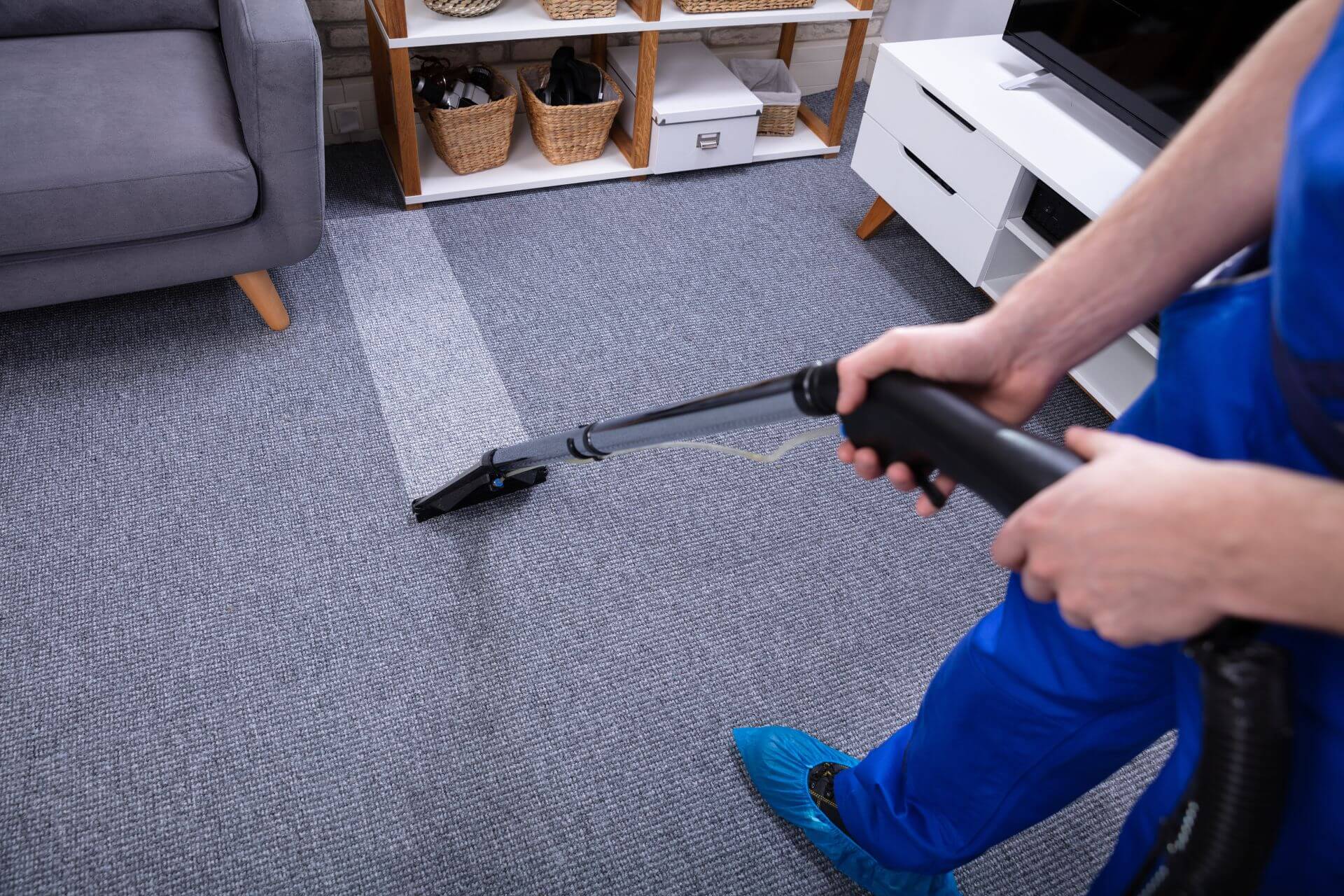 Dry-compound-cleaning